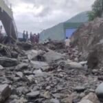 देशभर में मूसलाधार बारिश का कहर: बादल फटने, बाढ़ और जलभराव से जनजीवन अस्त-व्यस्त*